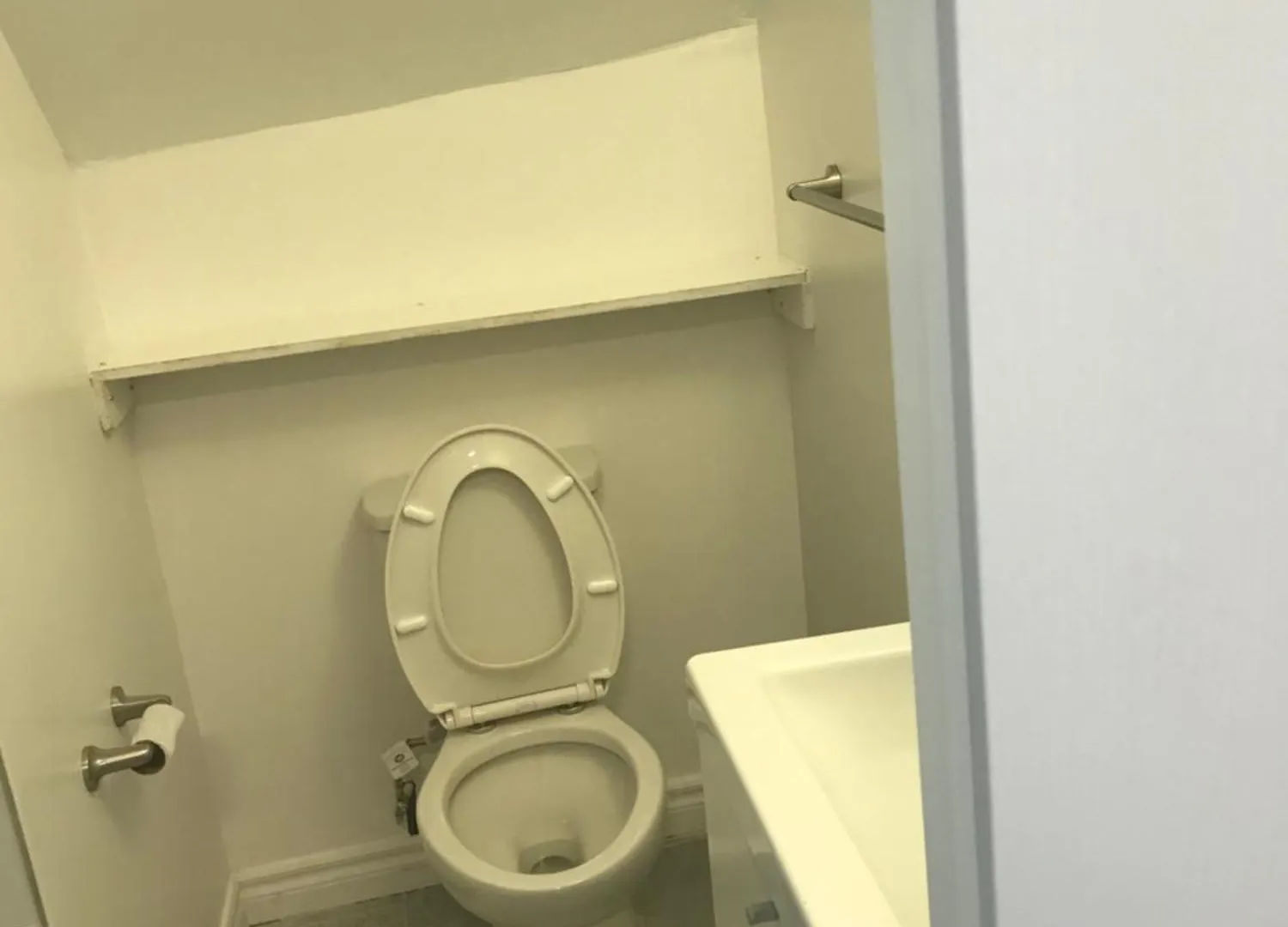 Double Room With Shared Bathroom 536B Toronto 0*,  Canada
